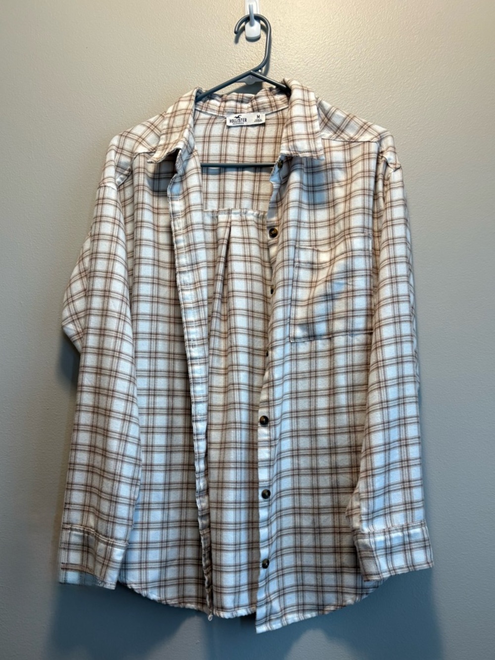 Hollister Plaid Button-Up Shirt | Size Medium
